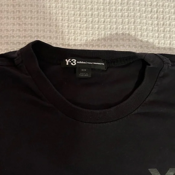 Men’s Y-3 t shirt size medium. - Picture 2 of 3